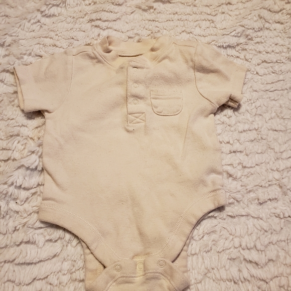 Lot 0-3 Months Assorted Girls Clothes, Bibs, Cloth - Picture 5 of 10